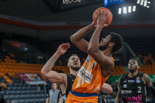 让防线承压 让防线承压